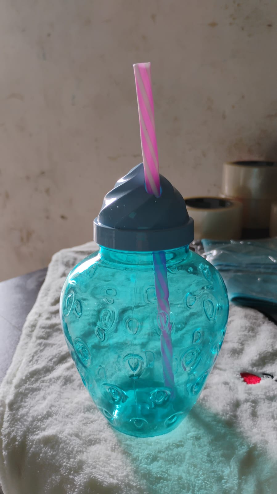 Single Plastic Drinking Cup  Durable Lightweight And Easy To Use (1 Pc) Single Plastic Drinking Cup  Durable Lightweight And Easy To Use (1 Pc)